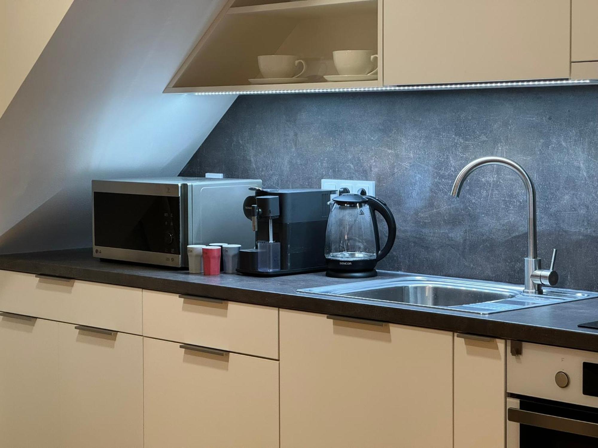 Studio Kralovice Apartment Прага Экстерьер фото